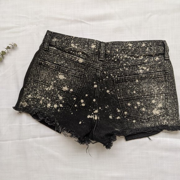 TopShop Black Jean Shorts - Picture 2 of 3